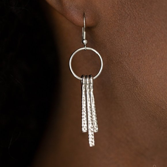 NWT silver mane statement necklace and earring set - Picture 3 of 3